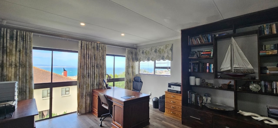 4 Bedroom Property for Sale in Wavecrest Eastern Cape